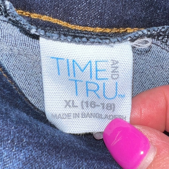 Time and Tru Jean Shorts - Picture 3 of 4